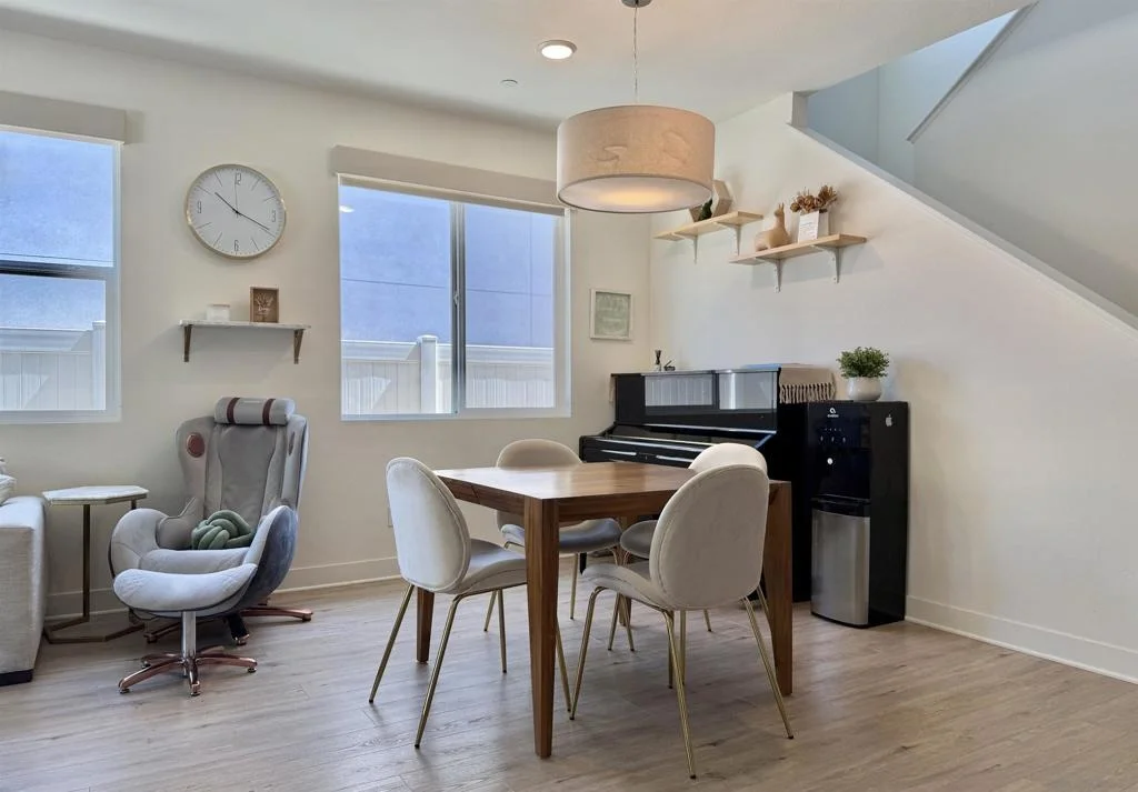 Photo of 8866 Weston