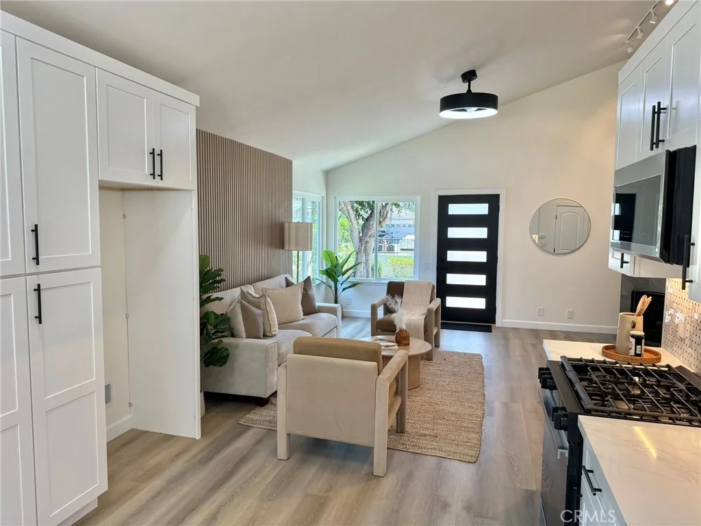 Photo of 27181 Cedros