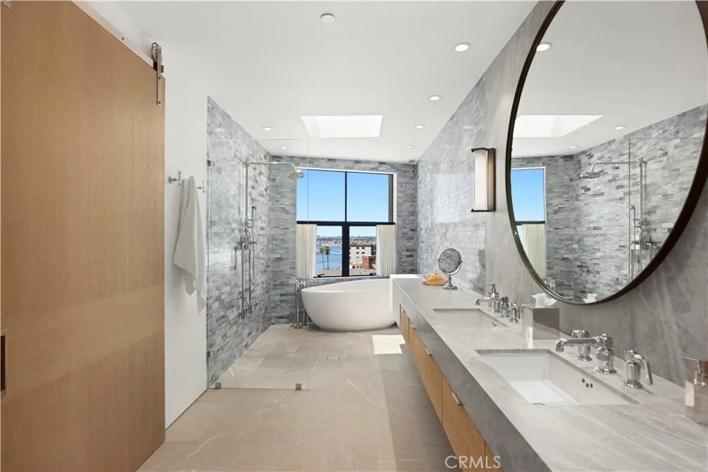 Photo of 2804 Ocean