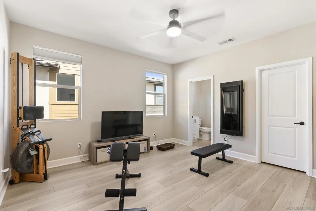 Photo of 944 Lindbergh