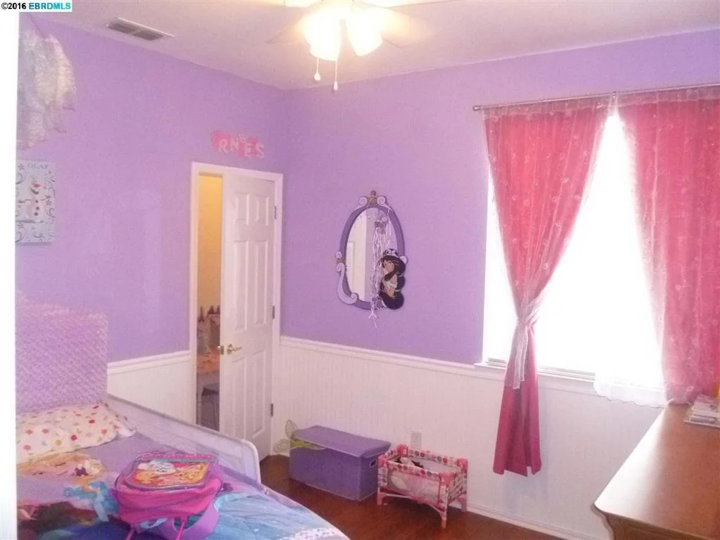 Photo of 1255 HALLMARK WAY