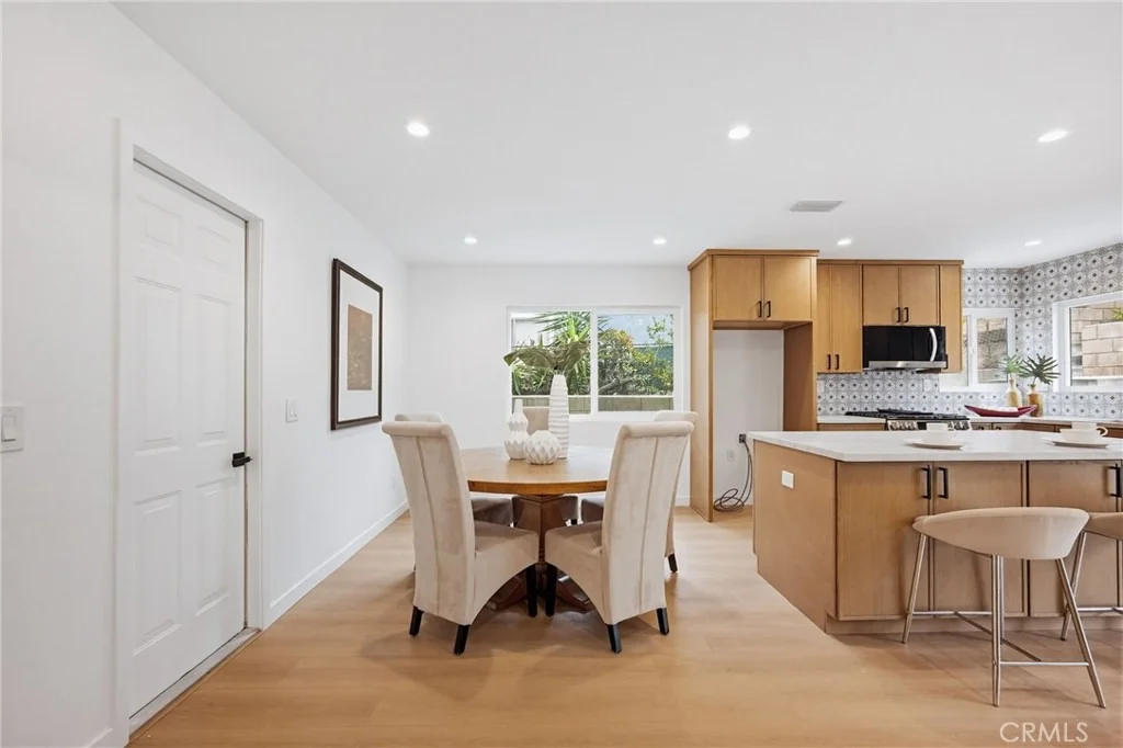 Photo of 7355 Vineyard Avenue