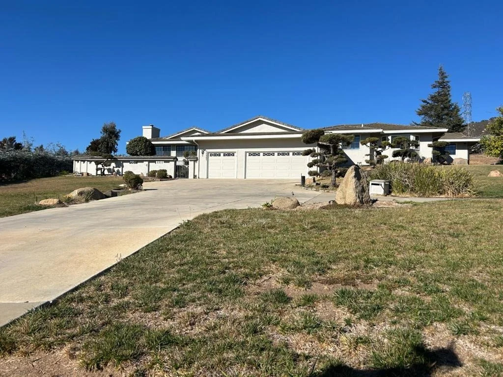 Photo of 24665 Foothill Drive