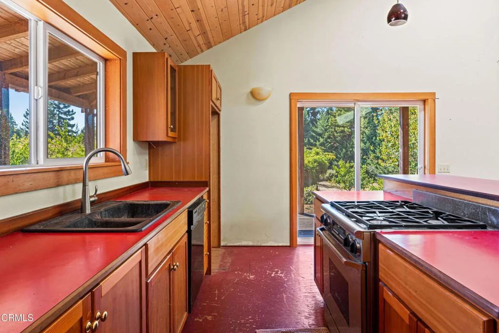 Photo of 28580 Comptche Ukiah Road