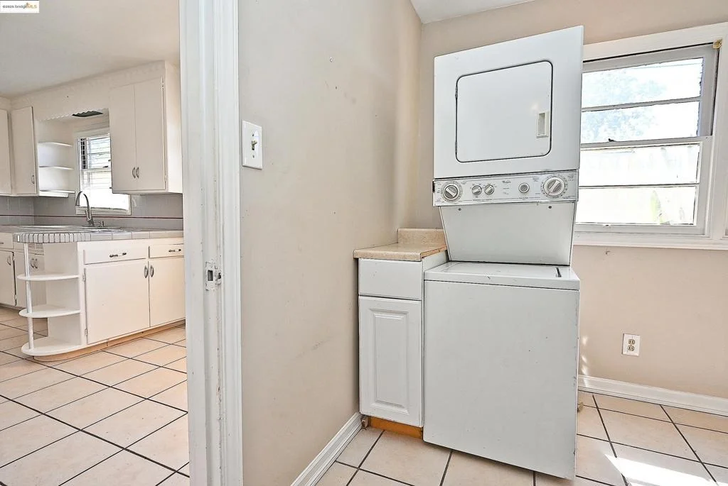 Photo of 2343 Almond Ave