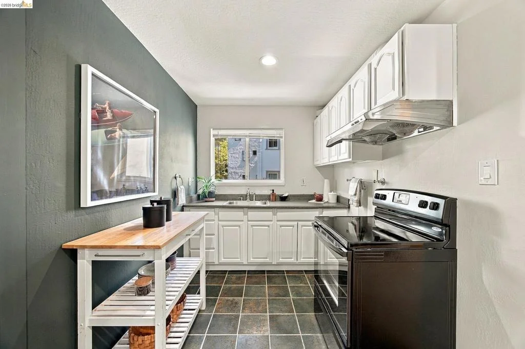 Photo of 866 Alma Place