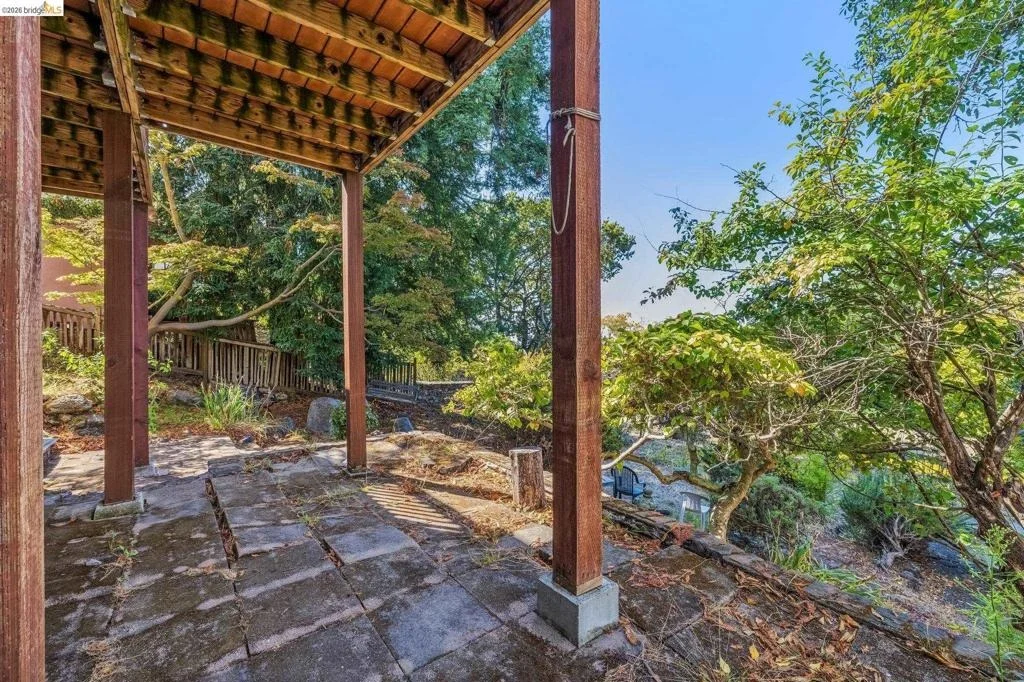 Photo of 1466 Scenic Ave