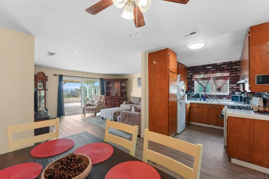 Photo of 656 Flora Dr