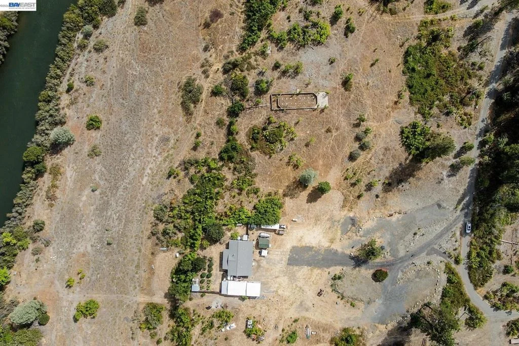 Photo of 303 Bear Springs Rd.