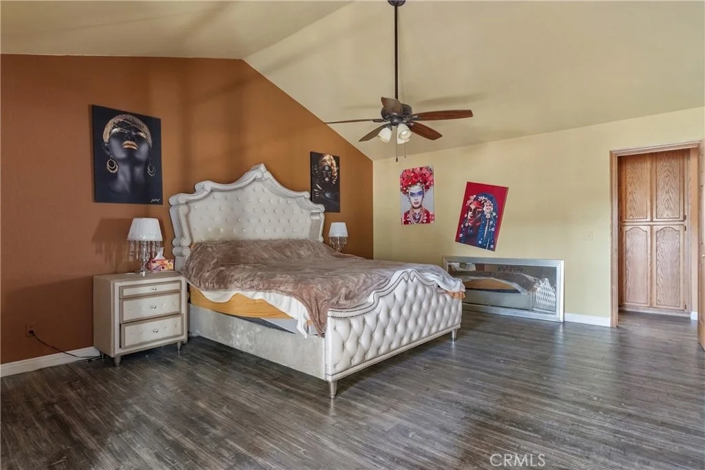 Photo of 3735 Paula