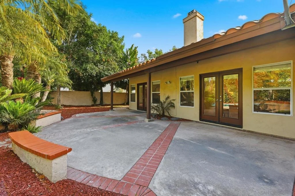 Photo of 350 Crestview