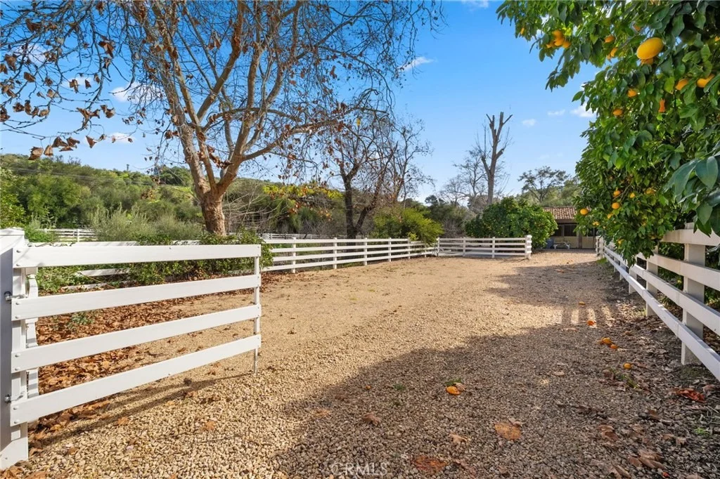 Photo of 25805 Avenida Del Oro