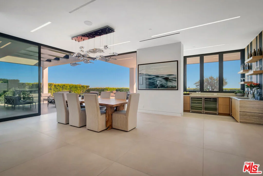 Photo of 23917 Malibu Road