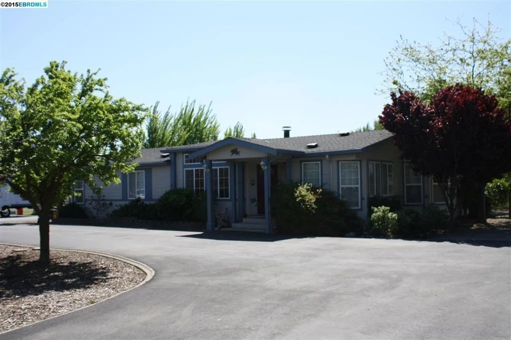 Photo of 145 EAGLE LN