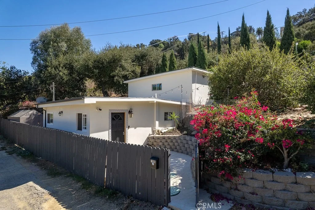 Photo of 1068 Loma Lane