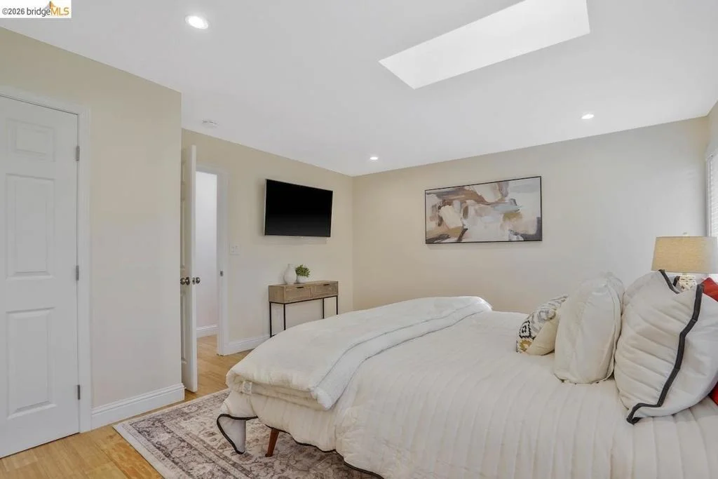 Photo of 2198 La Orinda