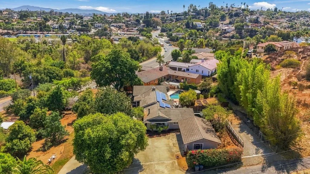 Photo of 919 Valley Dr