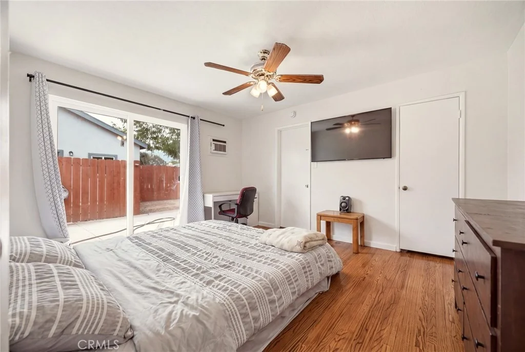 Photo of 1050 W Olive Street