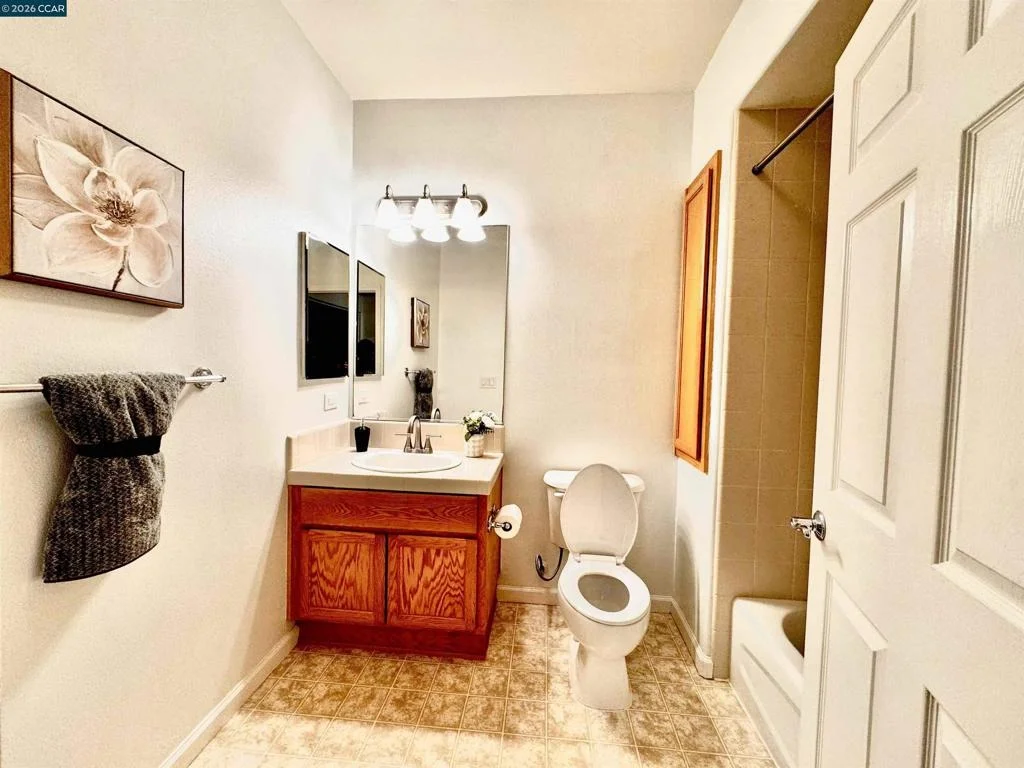 Photo of Unit 304 at 3275 Dublin Blvd