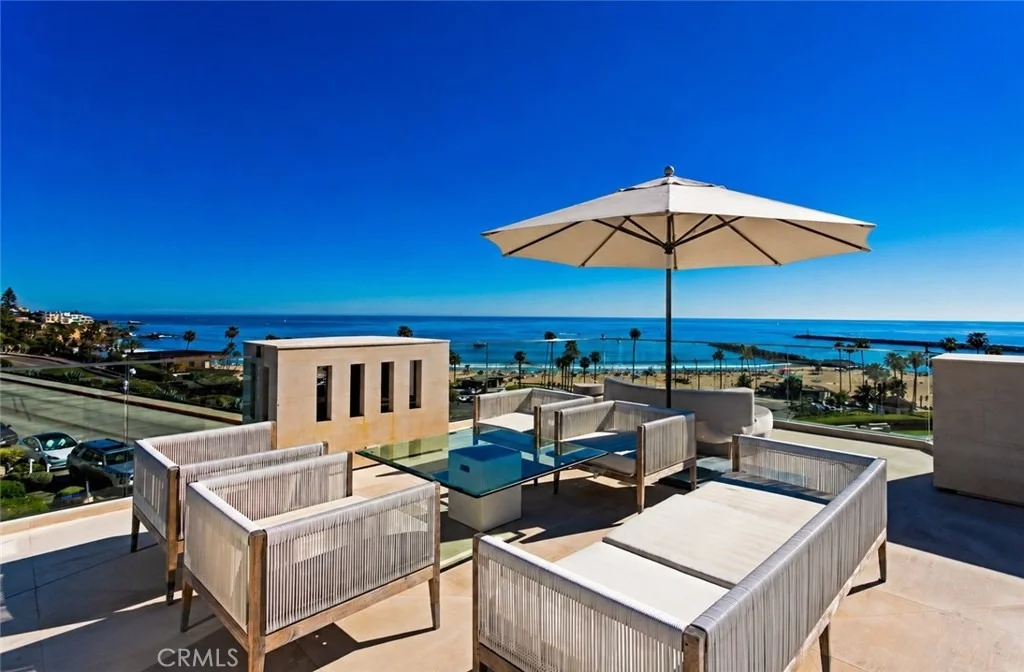 Photo of 2928 Ocean