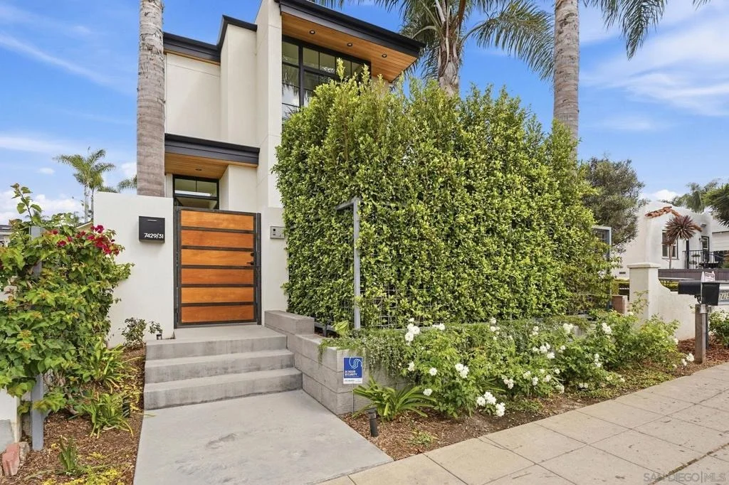 Photo of 7429 Draper Ave