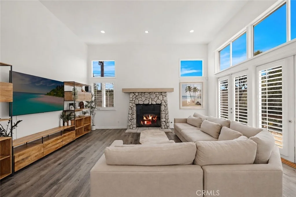 Photo of 1582 White Alder