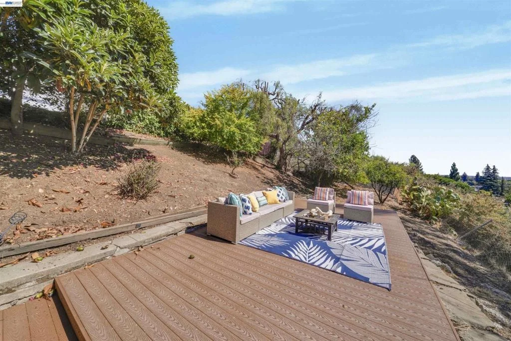Photo of 1069 Central Blvd