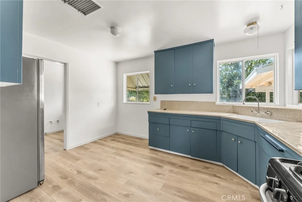 Photo of 237 W Van Koevering Street