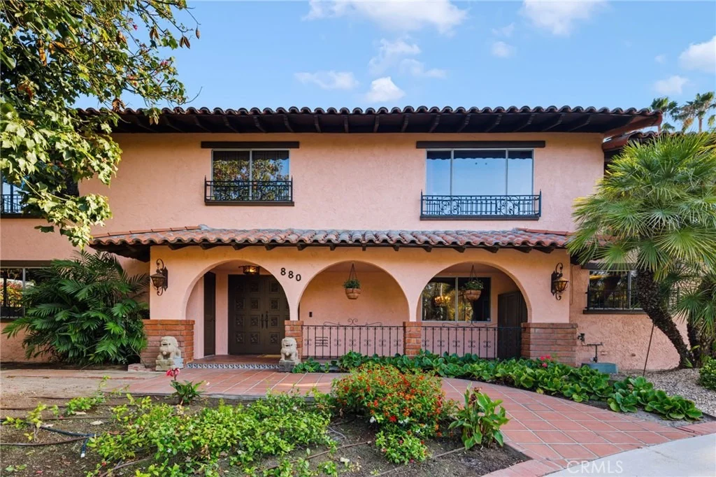 Photo of 880 Encanto Street