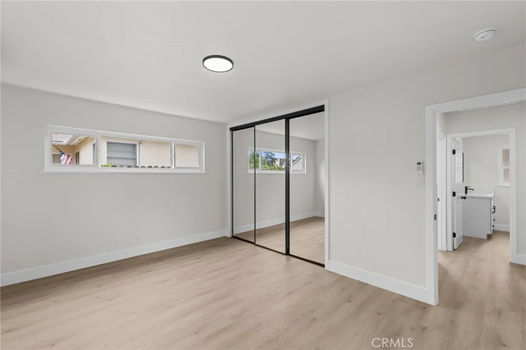 Photo of 736 N Walnut Avenue