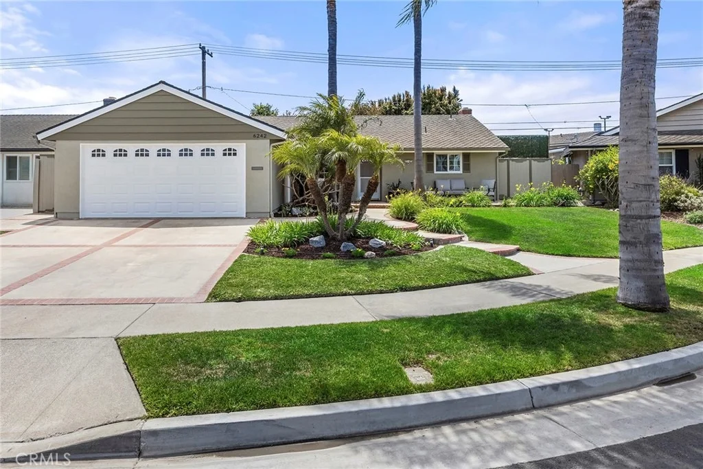 Photo of 6242 Vatcher