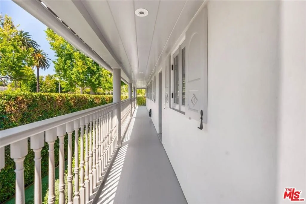 Photo of 523 N Beverly Drive