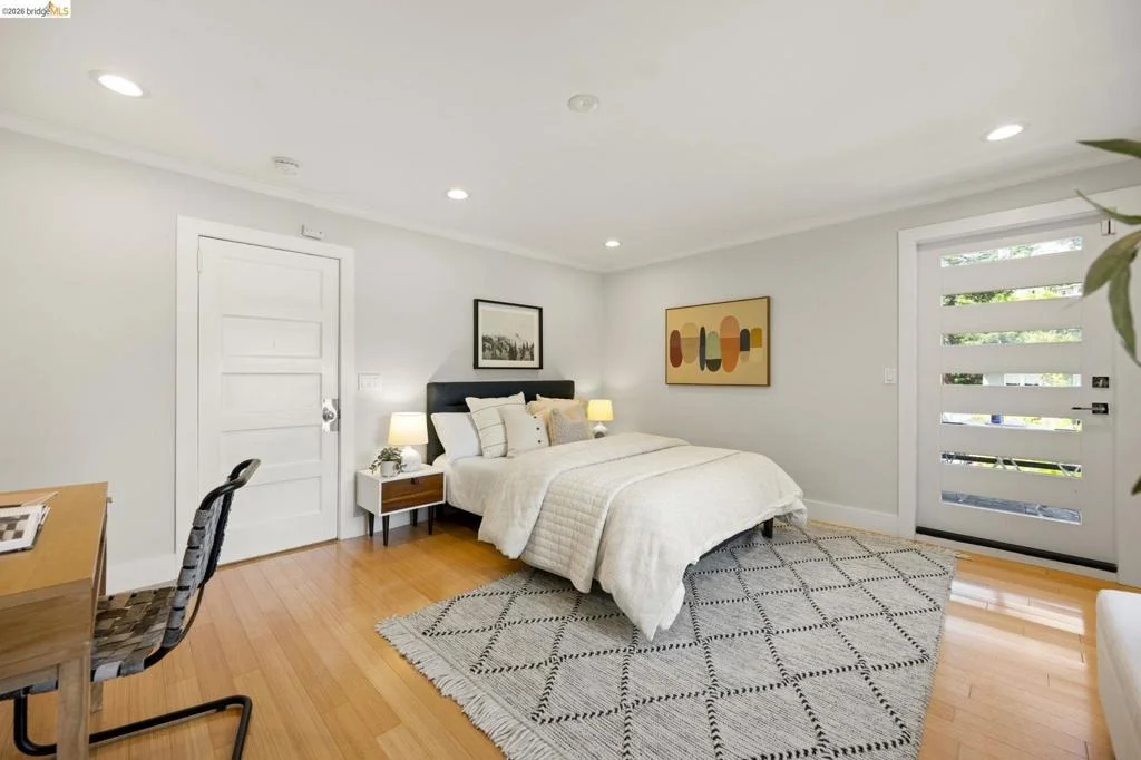 Photo of 683 Mandana Blvd.