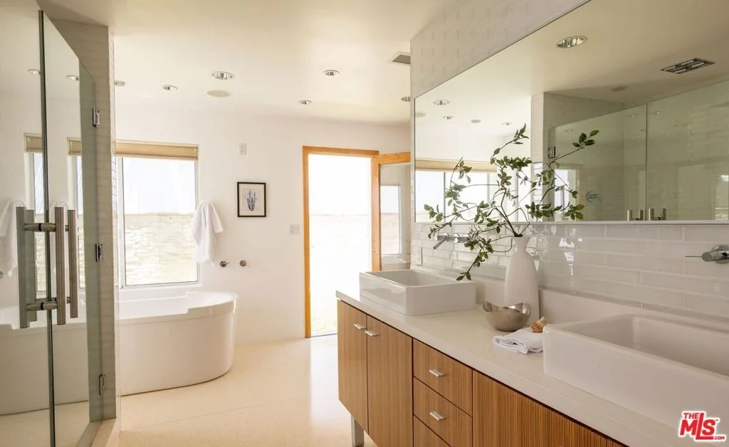 Photo of 9229 Robin Drive