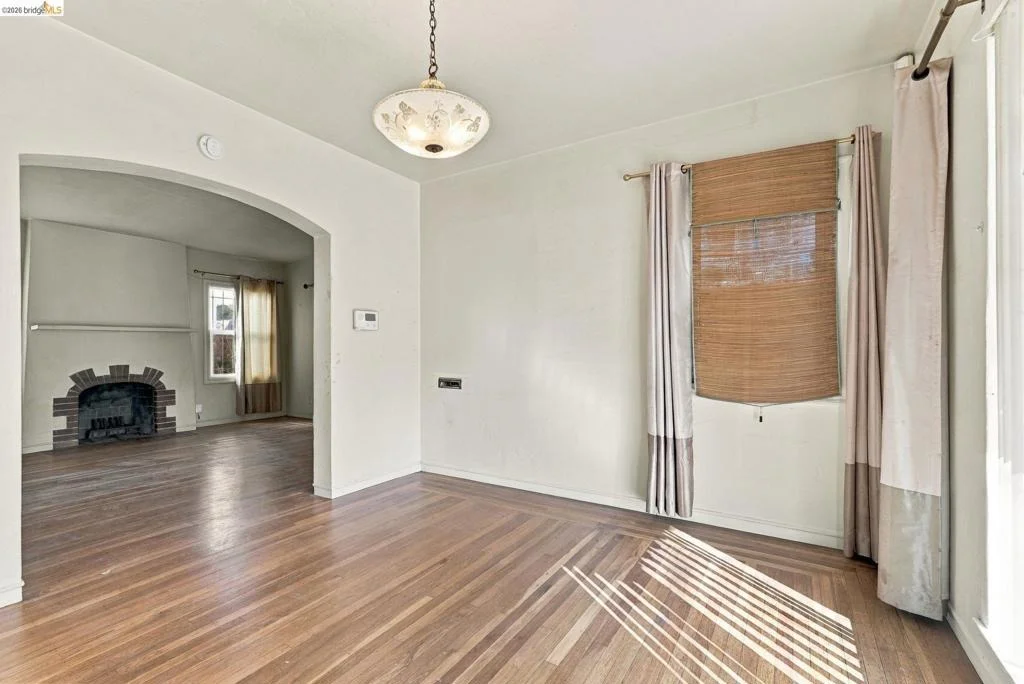 Photo of 2901 Sheffield Ave