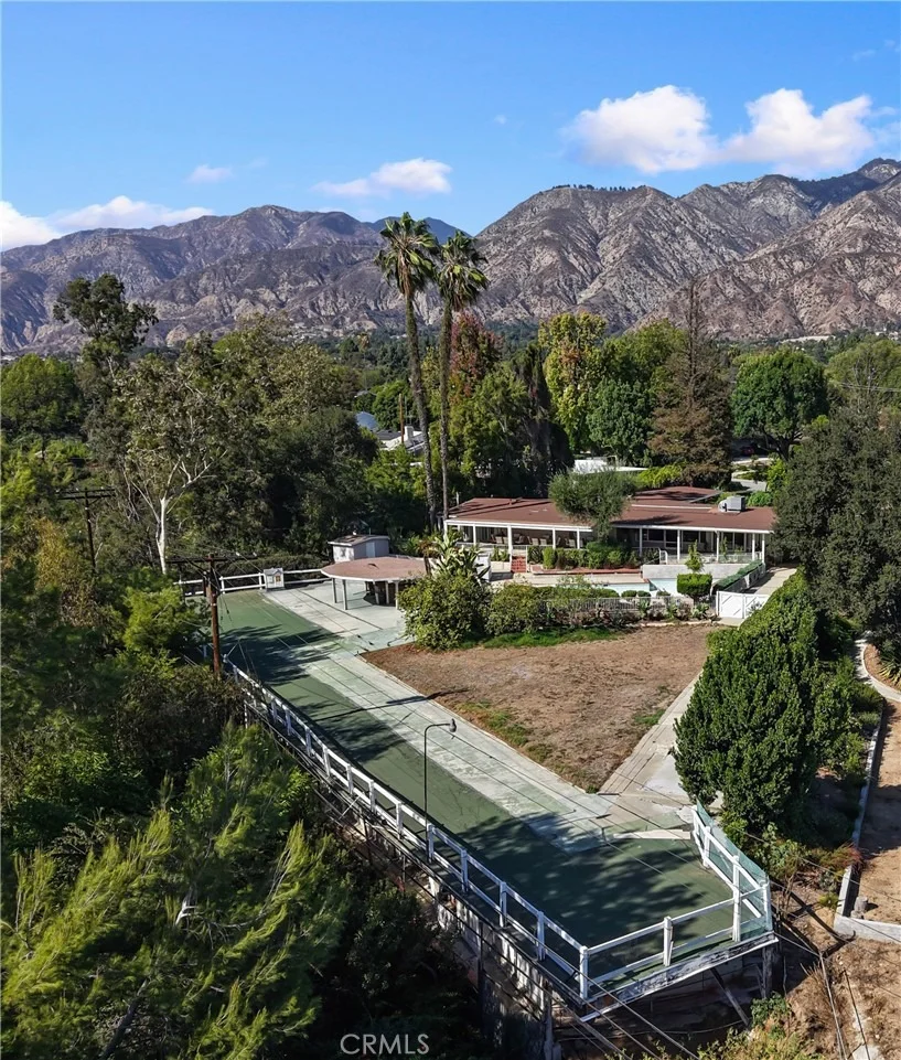 Photo of 595 Rim Road