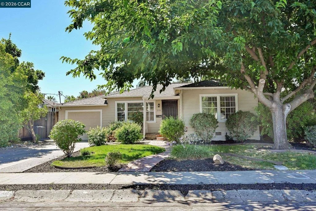 Photo of 2530 Maple Ave