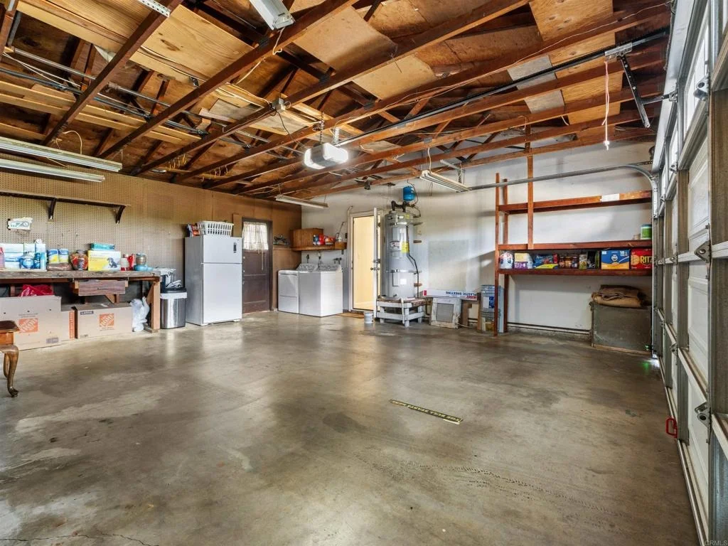 Photo of 2443 Helix Street