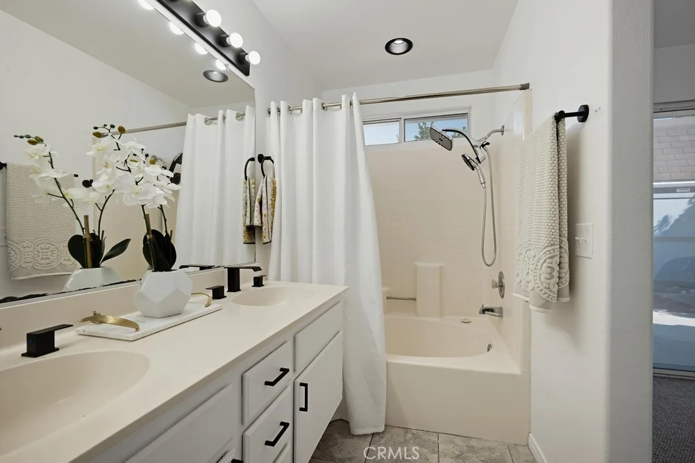 Photo of 40120 Paseo Del Sol