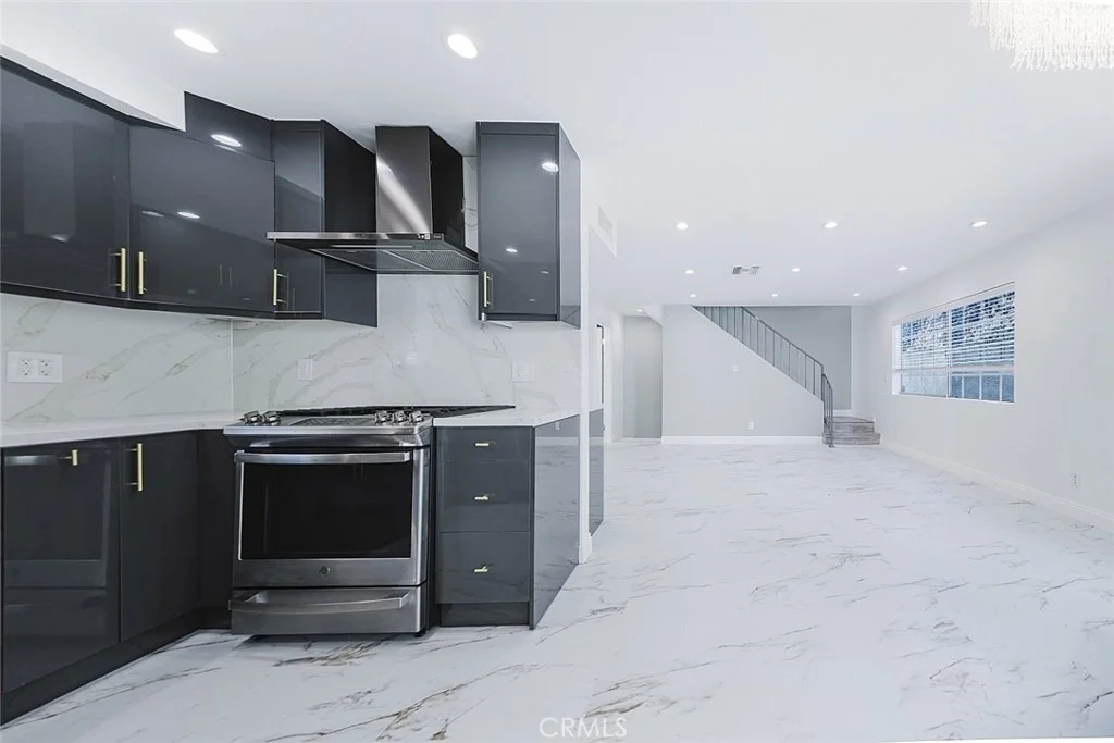 Photo of Unit 4 at 10274 Tujunga Canyon Boulevard