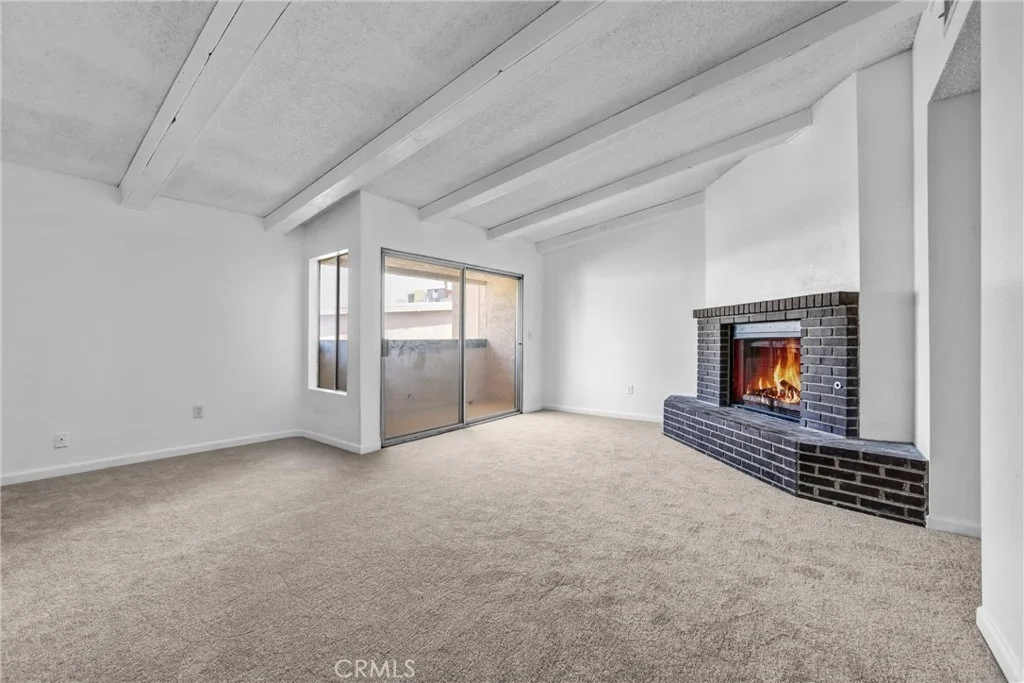 Photo of Unit D at 419 Fairview Avenue