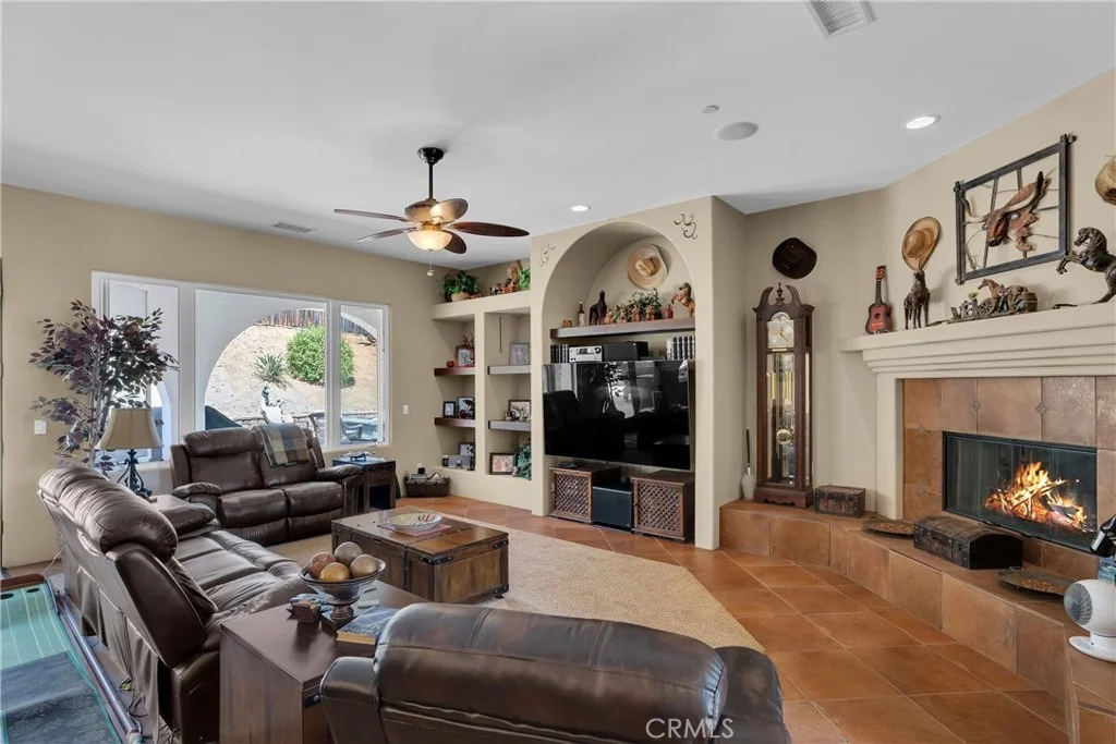 Photo of 925 Valley