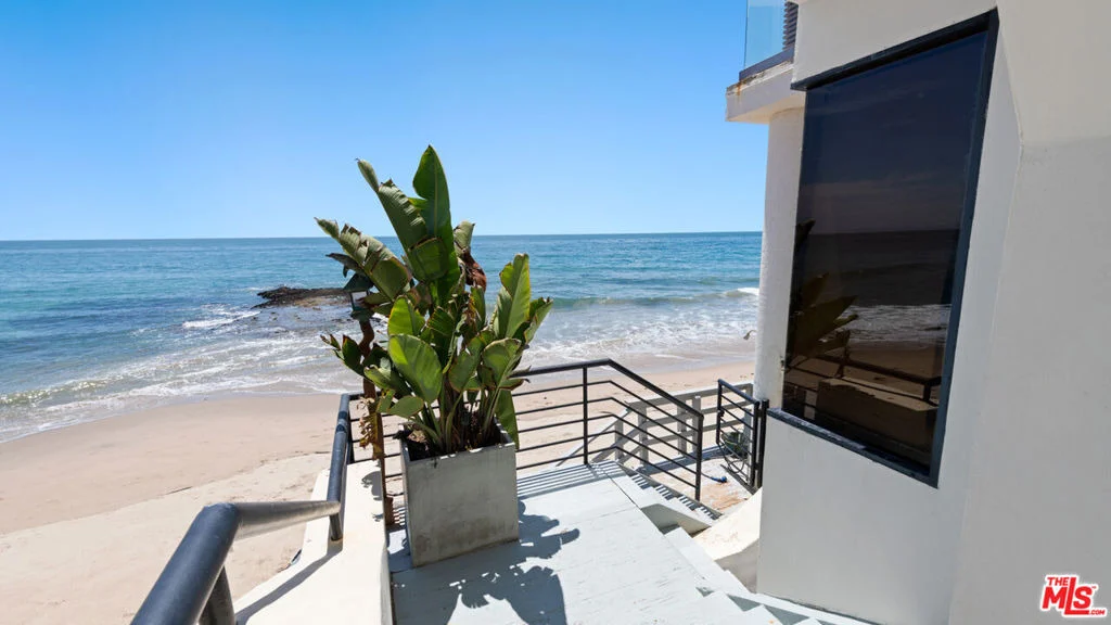 Photo of 25252 Malibu Road