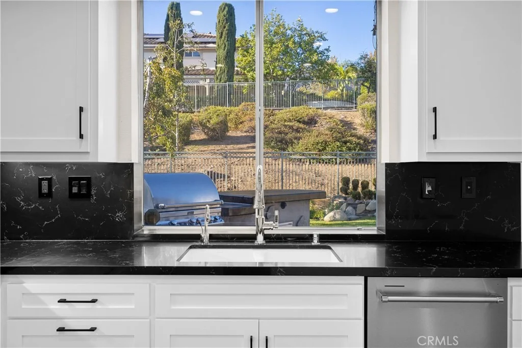 Photo of 2429 Abadejo