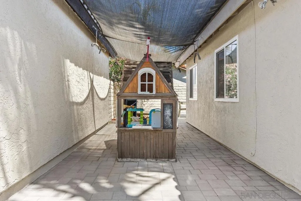 Photo of 4739 Gardenia Street