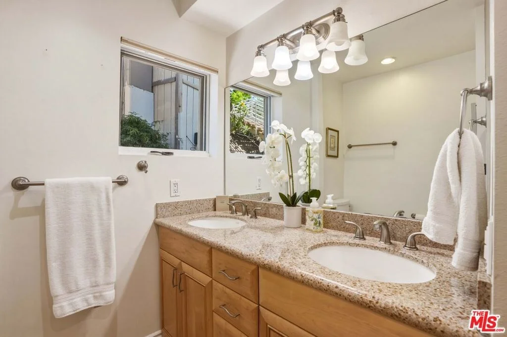 Photo of 2965 Seabreeze Drive