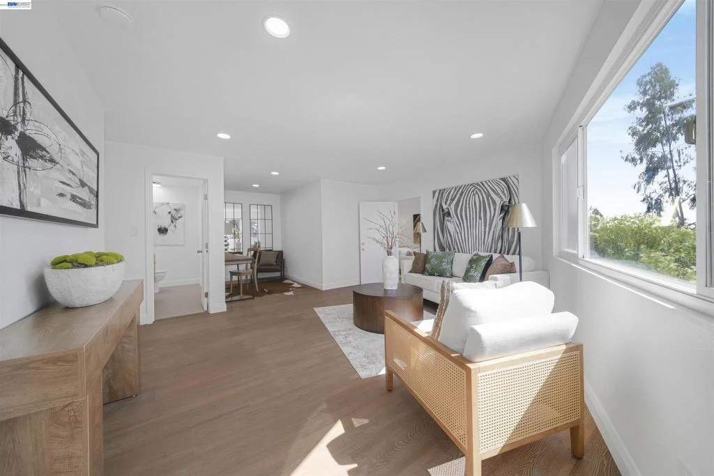 Photo of 1069 Central Blvd