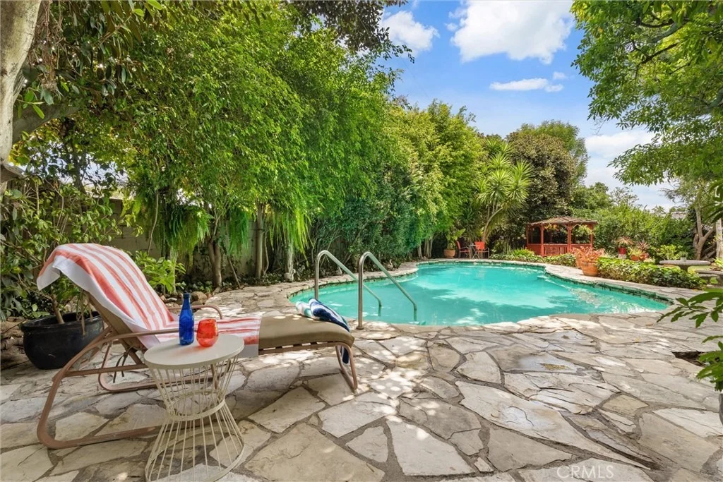 Photo of 1455 La Perla