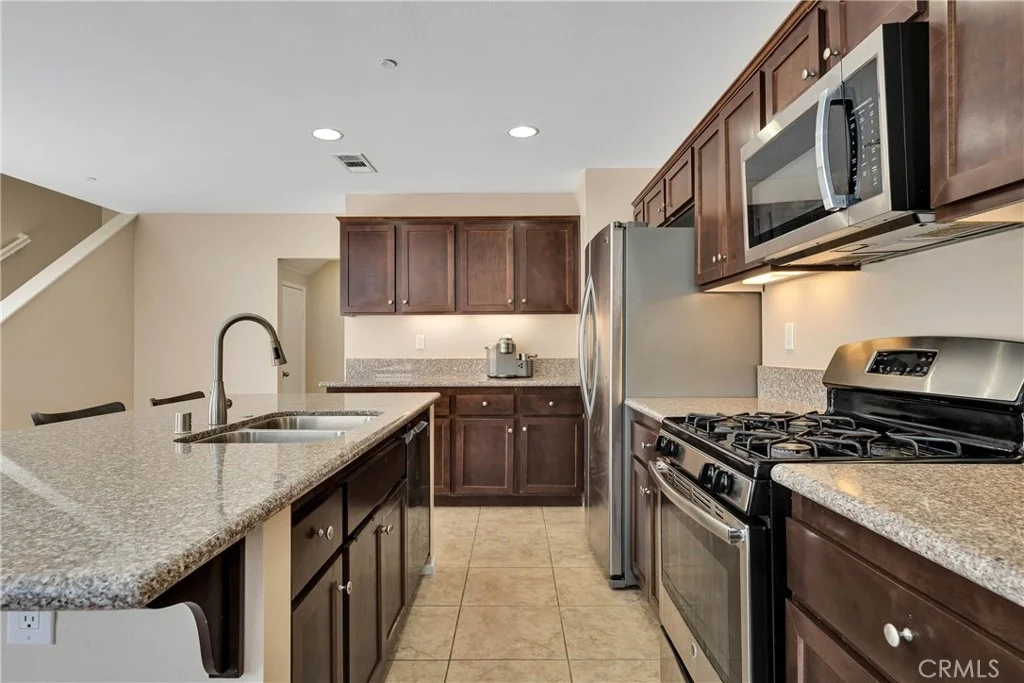 Photo of 1445 Chinaberry