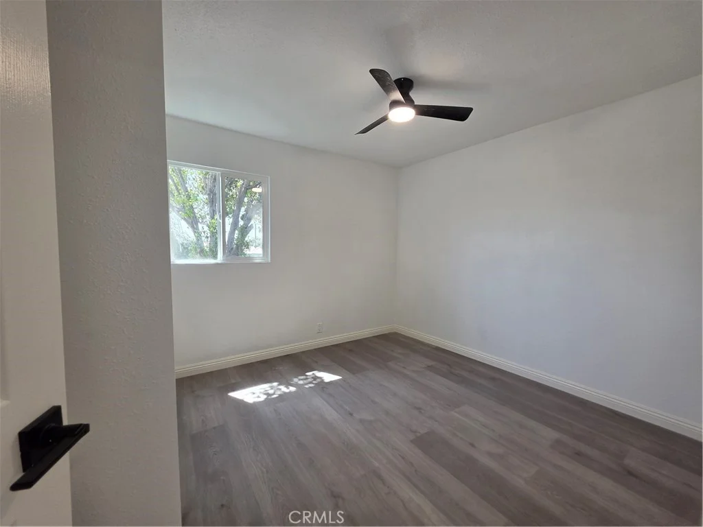 Photo of 4660 Paramount